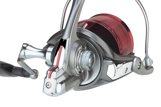 Carrete surfcasting Akami Cygnus CSC ultraligero carbono 20 kg con 2 bobinas aluminio