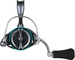 Carrete Daiwa Emeraldas Air LT 2025 – Tecnología Airdrive Design y MQ Monobloque – Freno ATD-L – 12+1 rodamientos