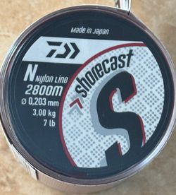 Hilo Daiwa Shorecast para surfcasting – Alta resistencia y deslizamiento