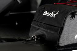 Iberux One Black – Pato de pesca compacta (<150 cm) con suelo Airmat 12 cm y asiento Iberux MAX – Alta flotabilidad y estabilidad (+ Regalo de funda y gorra valoradas en 40€)