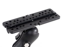 Soporte de sonda Iberux NEXUS 2111 Rectangle M – Doble rótula 360°, para pantallas ≥ 7" (kayak/pato)