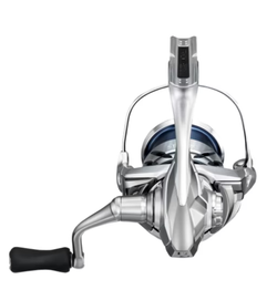 Carrete Shimano Stradic 2500 HG FM – Cuerpo HAGANE de aluminio – Tecnologías INFINITYDRIVE, X-SHIP y DURACROSS – Alta precisión y suavidad extrema