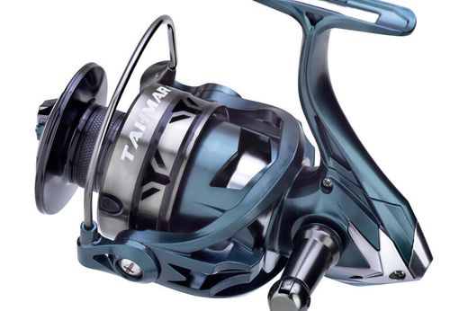 Carrete Akami TAHMAR para spinning y light jigging con microfreno de carbono 10 kg y 2 bobinas